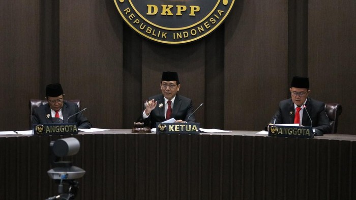 Sidang putusan (KEPP) di Jakarta, Rabu (1/3/2023). (Foto: Dok DKPP)
