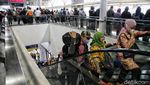 Berpacu dengan Ruang dan Waktu di Stasiun Tersibuk Indonesia