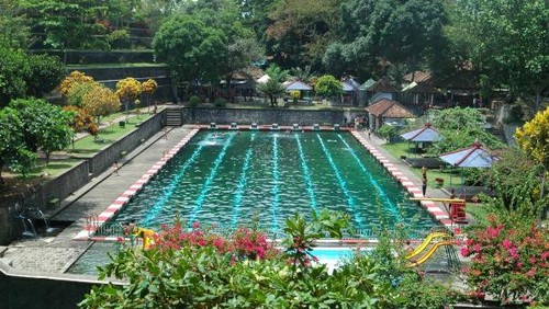 Taman Narmada. (lombokbaratkab.go.id)
