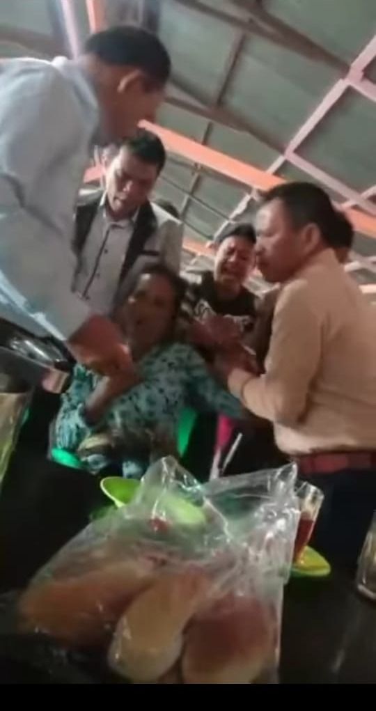 Tangkapan layar penganiayaan seorang ibu di Kabupaten Toba. Foto: istimewa