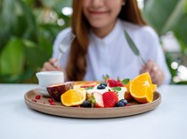 Sering Ngidam Manis? Coba Atasi dengan Konsumsi 5 Makanan Ini
