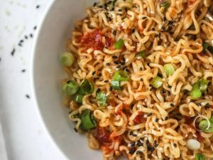 10 Makanan Praktis Enak ala Netizen yang Dibuat dengan 3 Bahan