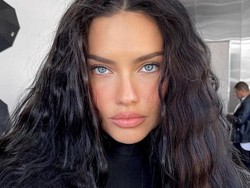 Adriana Lima Tampil Natural di Red Carpet, Sebelumnya Diklaim Filler