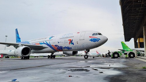 Garuda Indonesia merayakan kiprahnya selama 74 tahun. Garuda meluncurkan livery terbaru bertema The Beauty of Kembara Angkasa pada armada A330-900 Neo.