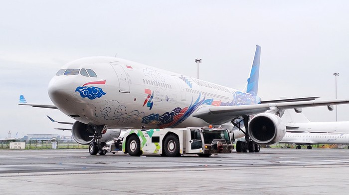 Garuda Indonesia merayakan kiprahnya selama 74 tahun. Garuda meluncurkan livery terbaru bertema The Beauty of Kembara Angkasa pada armada A330-900 Neo.