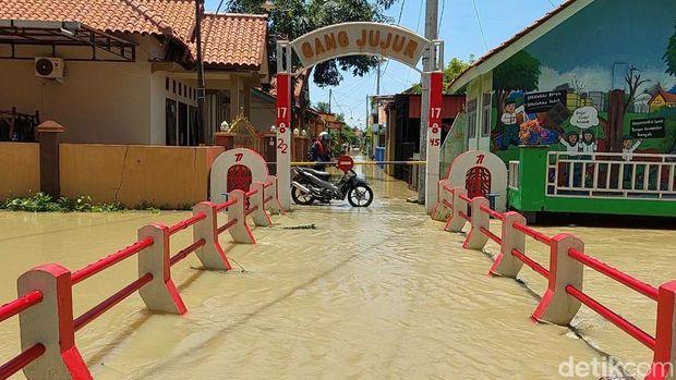 Banjir melanda Kendal, Jumat (3/3/2023).