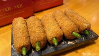 Kroket kentang di Yen Yen diproduksi dengan bahan-bahan berkualitas. Digoreng dadakan ketika ada pembeli yang memesan. Foto: detikFood