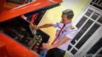 Cita-cita Kandas, Sopir Odong-odong Ini Necis Berseragam Pilot