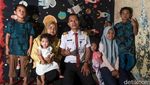 Cita-cita Kandas, Sopir Odong-odong Ini Necis Berseragam Pilot