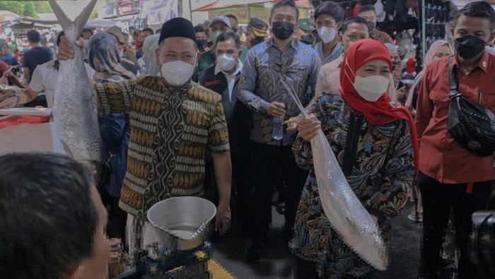 Festival Pasar Bandeng Gresik rutin digelar di akhir Ramadhan. Berikut ini ulasan singkat mengenai sejarahnya.