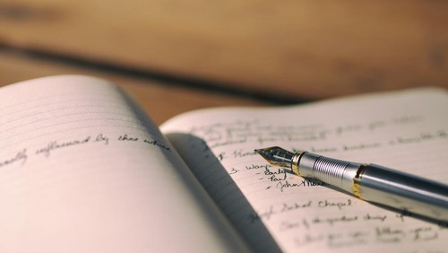 Ilustrasi kalimat penjelas.