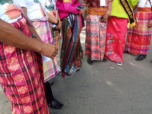 Asal Usul Sarung, Dipilih Jadi Seragam Resmi Apel Hari Santri 2023