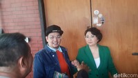 Indra Bekti dan Indy Barends terlihat mengisi acara bersama di studio FYP, Mampang, Jakarta Selatan, Jumat (3/3/2023).  (Foto: Febri/detikHOT