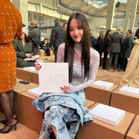 Kedatangan Jeon Jong Seo bersama pacar sutradaranya mengundang beragam komentar. Tak sedikit penggemar yang berbahagia melihat keduanya bebas menunjukkan kemesraan di publik. Foto: dok. Instagram @wjswhdtj94