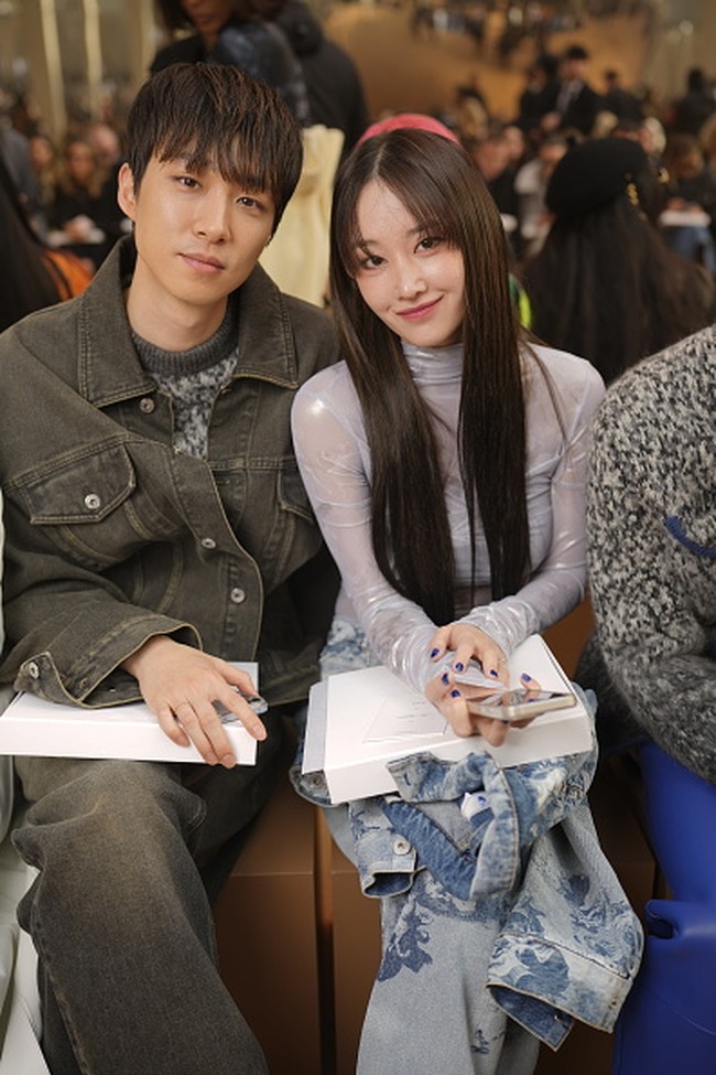 Keduanya terlibat cinta lokasi saat Jeon Jong Seo membintangi film Netflix, The Call yang disutradarai pacarnya pada 2020. Foto: dok. Instagram @wjswhdtj94