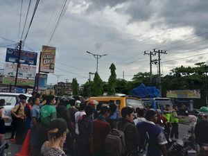 Warga Heboh, Siswi di Medan Dirampok dalam Angkot!