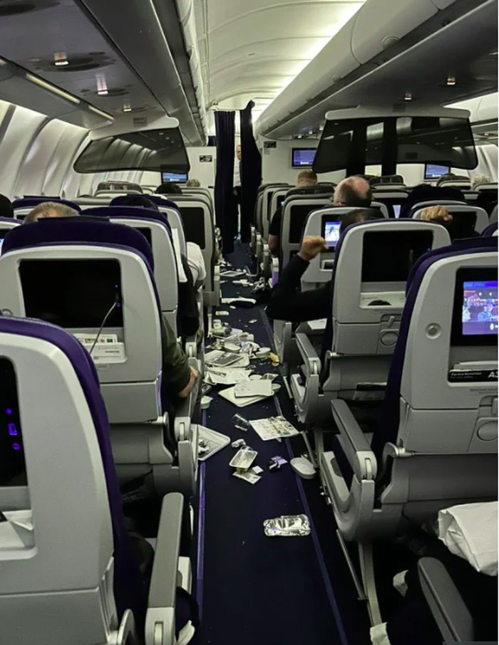 Lufthansa turbulensi parah