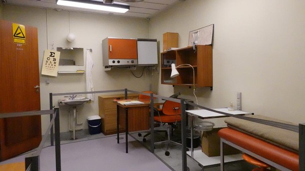 Pemerintah Denmark menamai bunker ini dengan nama REGAN-Vest. Setelah keruntuhan Uni Soviet, pemerintah Denmark terkadang menggunakan bunker ini untuk latihan. Â Pemerintah Denmark menamai bunker ini dengan nama REGAN-Vest. Setelah keruntuhan Uni Soviet, pemerintah Denmark terkadang menggunakan bunker ini untuk latihan. Â