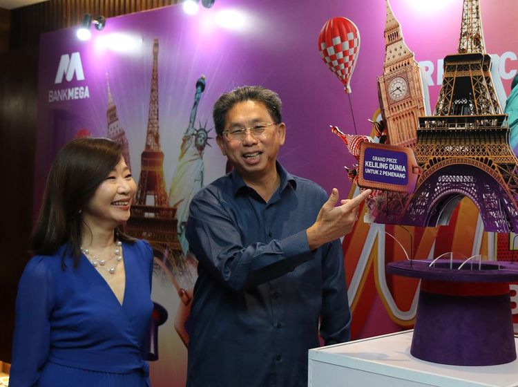 Meriah Bareng Mega Mengajak Nasabah Keliling Dunia