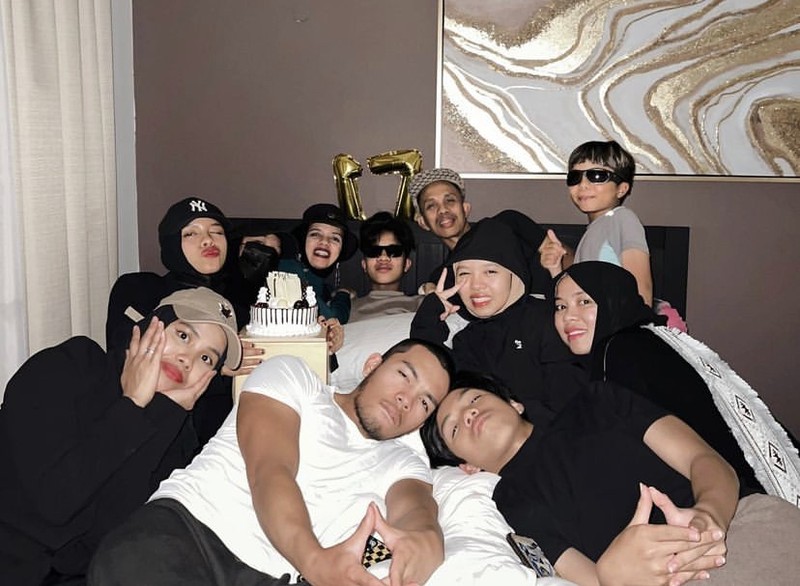 Meriah dan Seru! Kulineran Mewah Keluarga Gen Halilintar di Luar Negeri