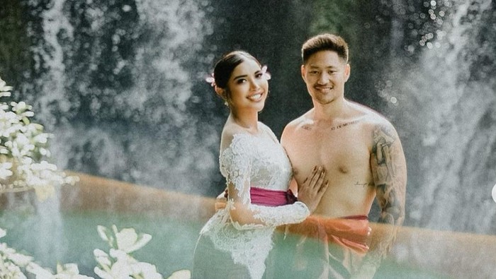 Millen Cyrus bersama kekasih