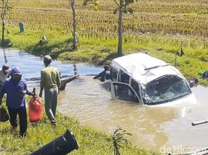 Mobil Siaga Desa di Bojonegoro Muat 5 Emak-emak Tercebur Sungai Irigasi