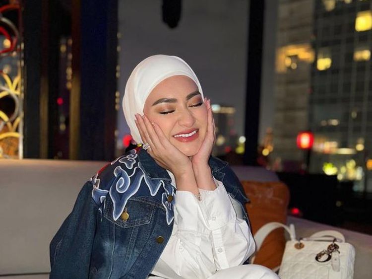 Aksi Nathalie Holscher Masak Aneka Makanan di Dapur Bikin Ngiler!