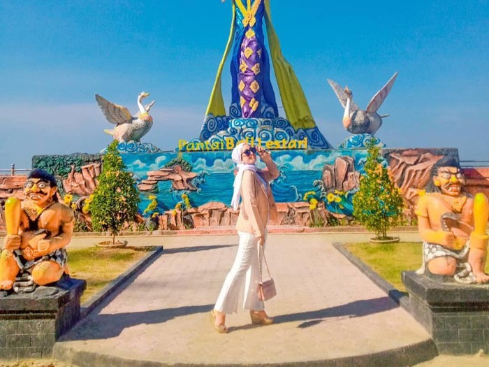 Pantai Bali Lestari: instagram.com/adeayulubis_