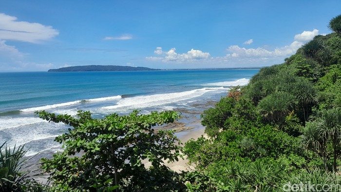 Pantai Karang Nini di Pangandaran