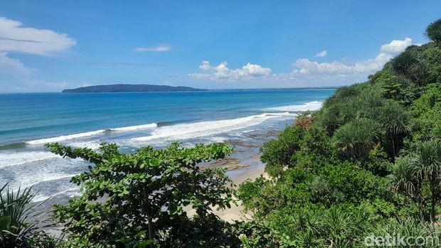 Pantai Karang Nini di Pangandaran