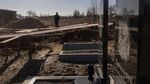 Selidiki Serangan Rusia, Polisi Ukraina Gali Kuburan Massal di Kyiv