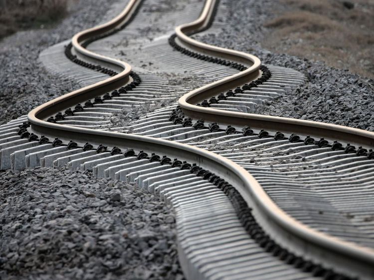 Potret Rel Kereta Meliuk-liuk Akibat Digoyang Gempa Turki