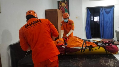 Pria asal Bandung ditemukan tewas dengan tubuh membengkak dan membusuk di kos milik Luh Budi Kartini di lantai dua kamar nomor A.5, Jalan Ulun Suwi I Nomor 88, Kota Denpasar. (Dok. Polresta Denpasar)