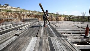 Semangat Youssef, Pekerja Konstruksi Palestina Berusia 89 Tahun