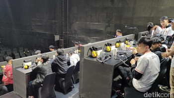 Pertama-tama mereka harus bersaing di fase liga selamat lima minggu. Foto: (Panji Saputro/detikINET).