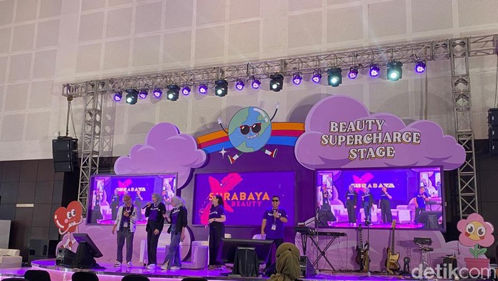 SurabayaxBeauty dibuka di hari pertama