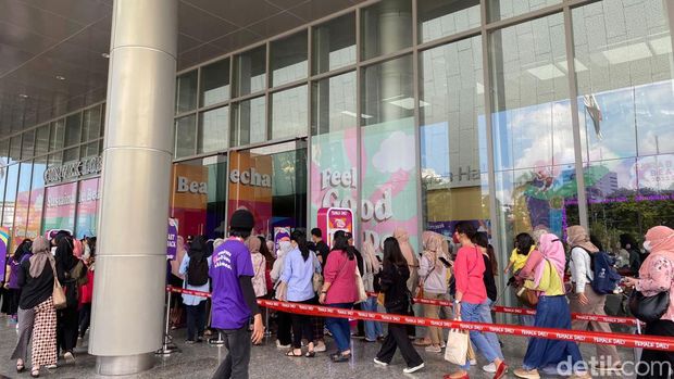 SurabayaxBeauty dibuka di hari pertama