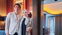 Happy 4th Anniversary To The Love Of My Life, ungkap manis Syahrini dalam unggahannya. Foto: Instagram Syahrini