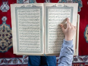 Surat Al-Mulk Ayat 1-30: Arab, Latin, Arti dan Keutamaannya