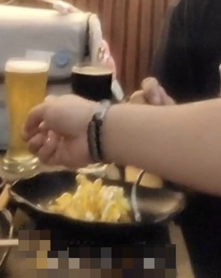 Baca Bismillah Sebelum Minum 'Bir', Pria Ini Bikin Netizen Emosi
