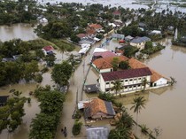 Video: Sejumlah Wilayah di Bekasi Masih Banjir, Ketinggian Air Capai 3 Meter