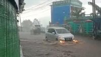 Banjir Bandang Terjang Tretes Pasuruan