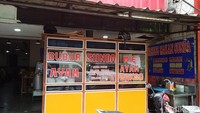 Menurut Galang, selaku pengelolanya, bubur ini sudah ada sejak tahun 1999 silam. Pindahnya bubur ayam ini ke Jalan Blora baru terjadi tahun 2013. Foto: detikcom