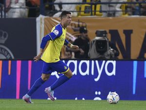 Nyaris! Saat Peluang Gol Ronaldo Digagalkan di Garis Gawang