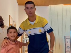 Mimpi Bocah Suriah Ini Terwujud: Bertemu, Dipeluk, dan Tonton Ronaldo