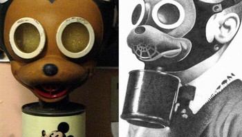 Masker gas Mickey Mouse dari era Perang Dunia II ini dirancang agar tidak menakuti anak-anak. Tapi sepertinya malah bikin takut semua orang. Foto: Reddit via Bored Panda