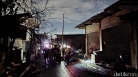 detikcom memantau kondisi kampung yang dekat dengan Depo Pertamina Plumpang, yakni RW 1 dan RW Kelurahan Rawa Badak Selatan, Koja, Jakarta Utara, Sabtu (4/3/2023) pukul 03.45 WIB.