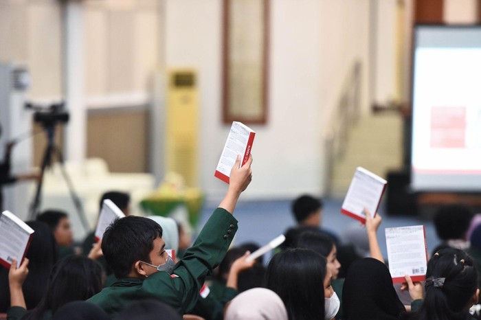 Lewat Bedah Buku ‘ALDERA’, Rektor USU Harap Kaum Muda Kawal Konstitusi