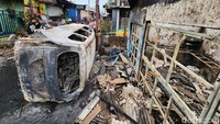 Mobil-mobil yang terbakar ini berada di wilayah RT 6 RW 1, Kelurahan Rawabadak Selatan, Koja.