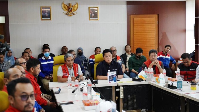 Menteri BUMN Erick Thohir menyambangi Depo Pertamina Plumpang, Jakut, Sabtu (4/3/2023) siang. Erick menegaskan akan mengawal kasus kebakaran tersebut.